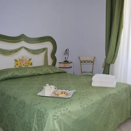 Donna Isabella Hotel