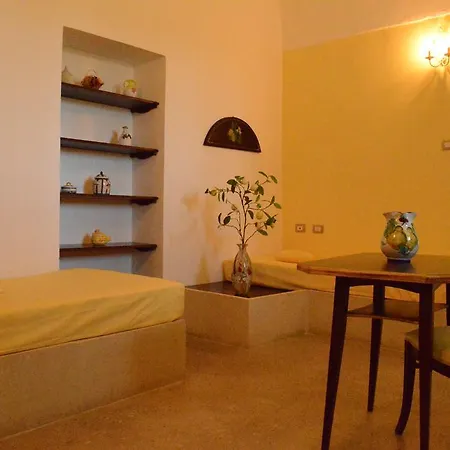 Hotel Donna Isabella 3*
