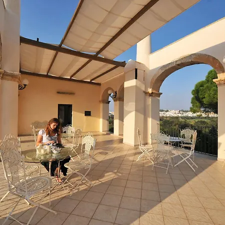 Donna Isabella Hotel
